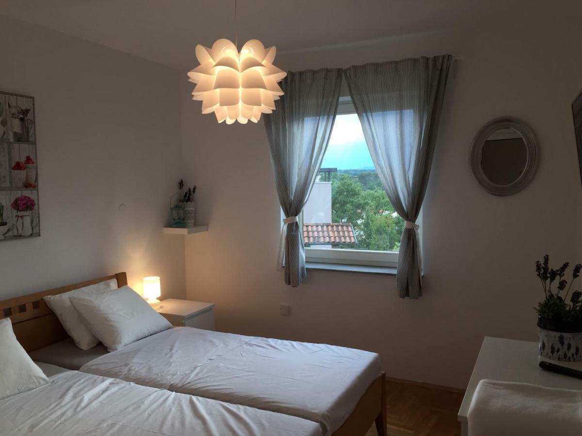Apartments Papalinna 2 By Moro Krk Town Dış mekan fotoğraf